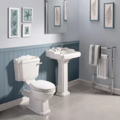 Oxford Close Coupled Traditional Toilet WC With Toilet Seat 10 Oxford Close Coupled Traditional Toilet WC With Toilet Seat -Bathroom And Toilet oxfordclosecoupledtraditionaltoiletwcwithtoiletseatdetail1